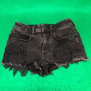American Eagle Embroidered Cut Off Denim Shorts Women’s Size 2